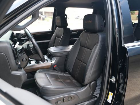 Used 2023 Chevrolet Silverado 1500 High Country image 22