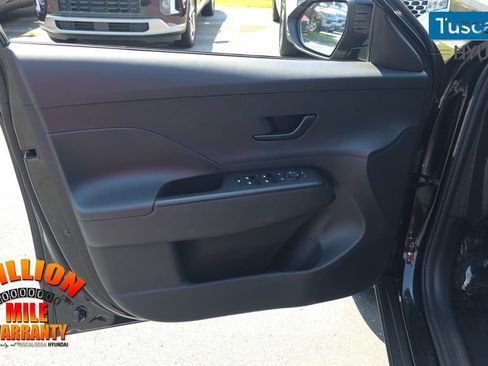 Used 2025 Hyundai Kona SEL AWD/4WD image 12
