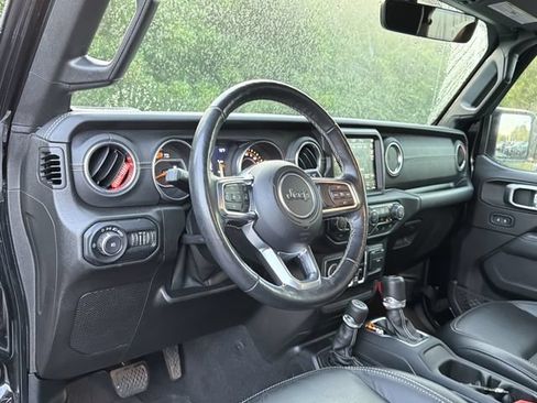 Used 2019 Jeep Wrangler Unlimited Sahara AWD/4WD image 10