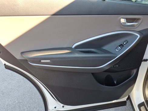 Used 2019 Hyundai Santa Fe XL FWD image 14