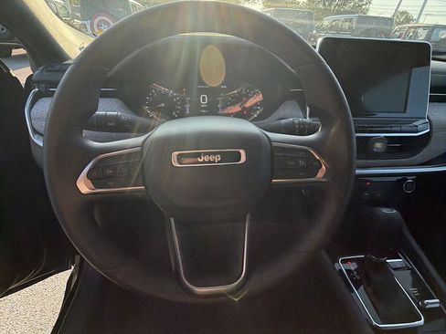Used 2025 Jeep Compass Sport AWD/4WD image 11