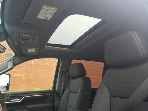 New 2025 GMC Sierra 2500 Denali w/ Denali Reserve Package image 11