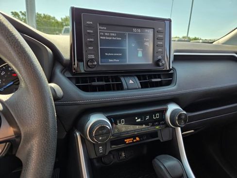Used 2019 Toyota RAV4 XLE w/ Carpet Mat Package AWD/4WD image 23