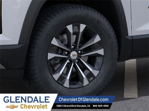 New 2026 Chevrolet Equinox LT w/ LPO, Floor Liner Package image 9