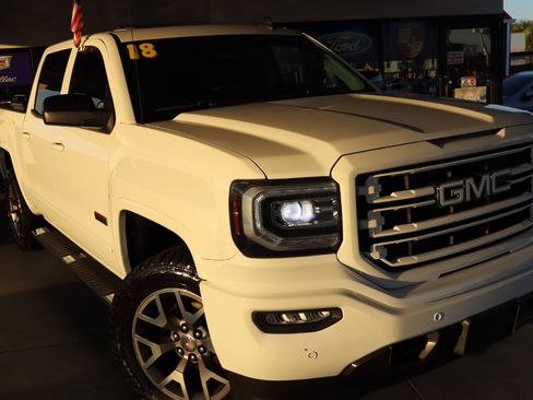 Used 2018 GMC Sierra 1500 SLT image 2