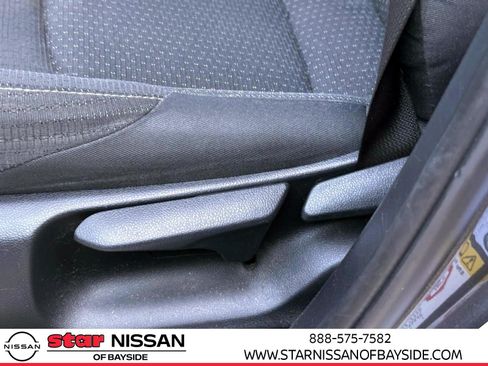 Used 2019 Toyota C-HR XLE image 13