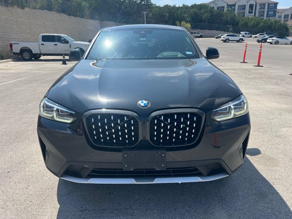 Certified 2024 BMW X4 xDrive30i w/ Premium Package AWD/4WD image 3