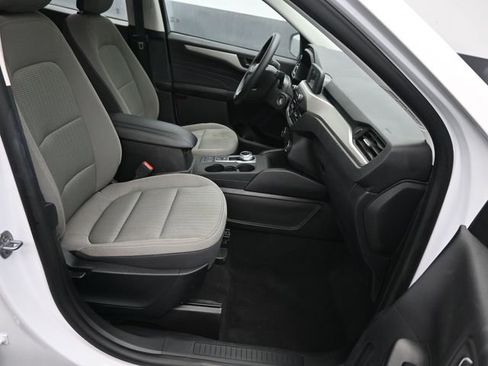 Used 2022 Ford Escape S image 8