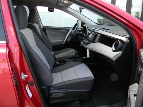 Used 2014 Toyota RAV4 LE AWD/4WD image 19