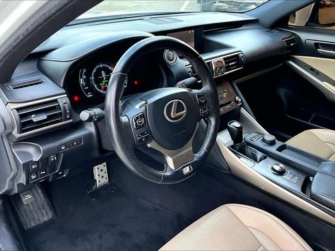 Used 2018 Lexus IS 300 F Sport w/ F Sport Package image 17