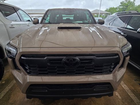 Used 2026 Toyota Tacoma TRD Sport AWD/4WD image 2
