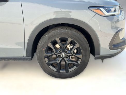 Used 2025 Honda HR-V Sport image 12