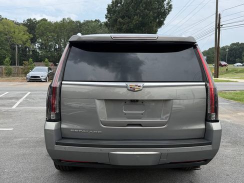 Used 2017 Cadillac Escalade Platinum AWD/4WD image 6