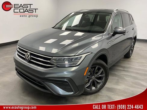 Used 2023 Volkswagen Tiguan SE image 1