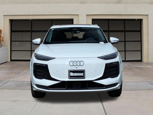 New 2025 Audi Q6 e-tron Premium Plus AWD/4WD image 2