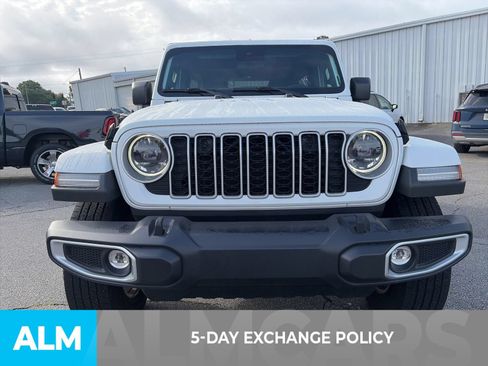 Used 2025 Jeep Wrangler Unlimited Sahara AWD/4WD image 4