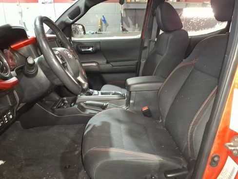 Used 2017 Toyota Tacoma SR5 image 9