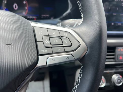 Certified 2023 Volkswagen Taos SE FWD image 19
