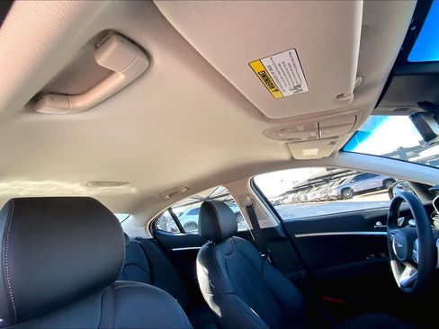 Used 2026 Genesis G70 2.5T image 14