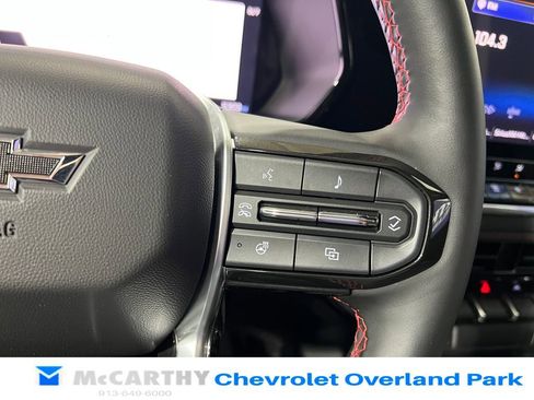 Used 2025 Chevrolet Colorado Z71 w/ Midnight Edition AWD/4WD image 16