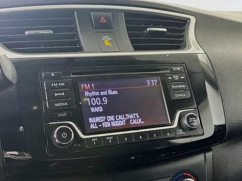Used 2017 Nissan Sentra SV FWD image 13