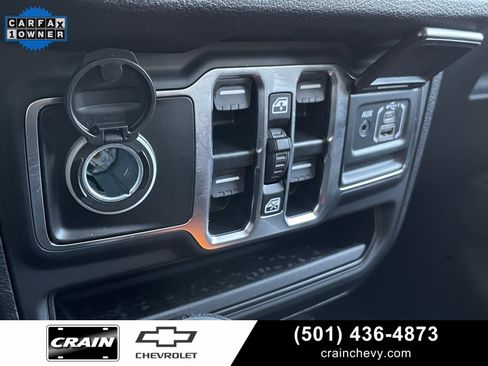 Used 2025 Jeep Gladiator Sport image 18