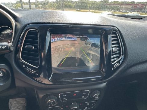 Used 2021 Jeep Compass Limited FWD image 13