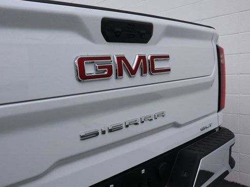 New 2026 GMC Sierra 2500 SLT w/ SLT Convenience Package image 9
