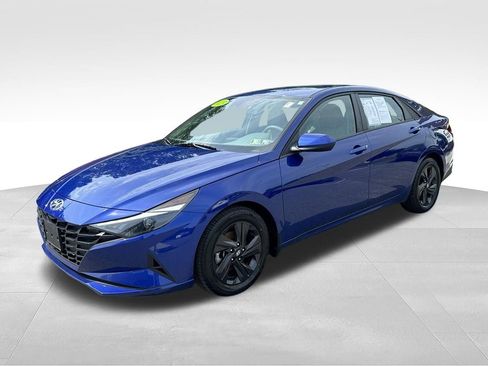 Certified 2023 Hyundai Elantra SEL FWD image 3