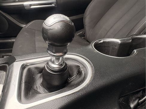 Used 2019 Ford Mustang Coupe w/ Ecoboost Performance Package image 18