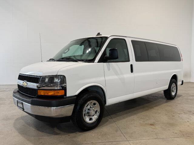 Used 2017 Chevrolet Express 3500 LT w/ LT Preferred Equipment Group RWD image 1