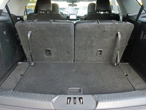 Used 2021 Ford Explorer XLT w/ Equipment Group 202A image 31