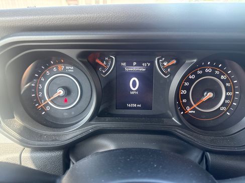 Used 2024 Jeep Gladiator Sport AWD/4WD image 27