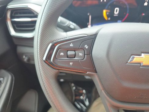 Used 2025 Chevrolet TrailBlazer LT AWD/4WD image 12