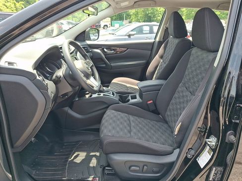 Used 2019 Nissan Rogue Sport SV AWD/4WD image 13
