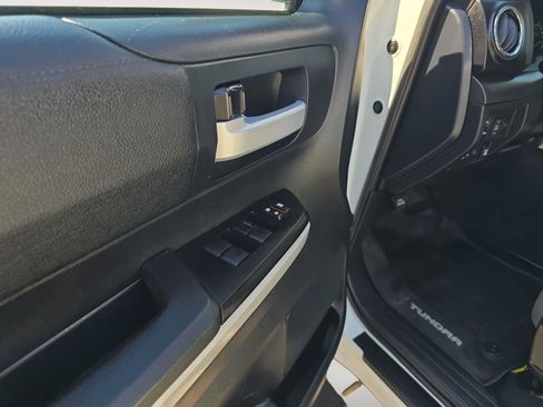 Used 2019 Toyota Tundra SR5 w/ Convenience Package AWD/4WD image 21