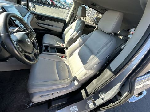 Used 2018 Honda Odyssey EX-L image 11