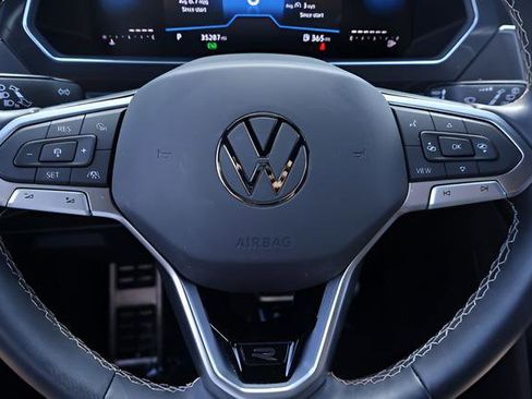 Certified 2023 Volkswagen Tiguan SE R-Line FWD image 22
