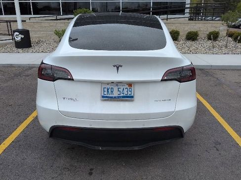 Used 2022 Tesla Model Y Long Range AWD/4WD image 5