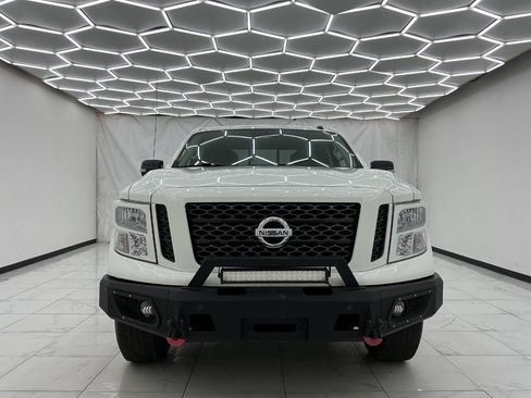 Used 2019 Nissan Titan SV AWD/4WD image 5