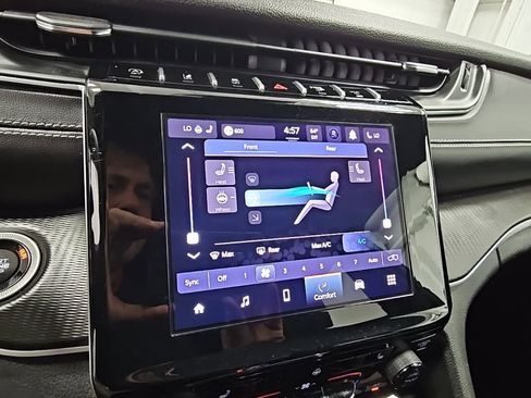 Used 2024 Jeep Grand Cherokee L Laredo image 17