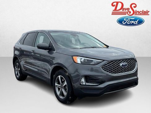 Used 2024 Ford Edge SEL w/ Convenience Package image 4