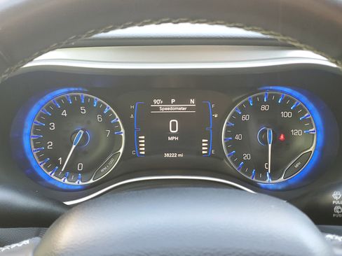 Used 2020 Chrysler Pacifica Touring w/ S Appearance Package image 24