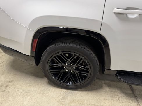 Used 2024 Jeep Wagoneer Series II image 9