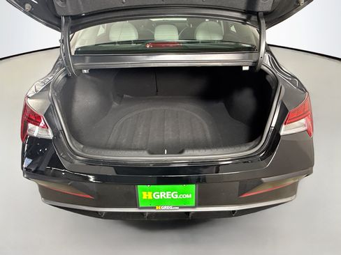 Used 2025 Hyundai Elantra Limited FWD image 35