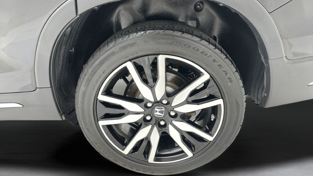Used 2019 Honda Pilot Touring image 8
