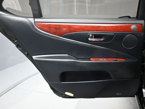 Used 2011 Lexus LS 460 L w/ Luxury Pkg image 30