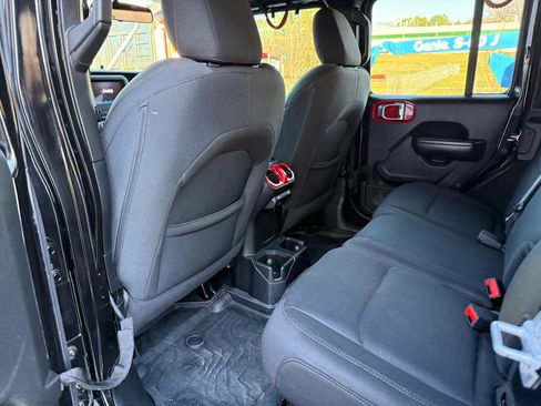 Used 2019 Jeep Wrangler Unlimited Sport S image 23