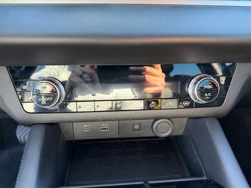 Used 2022 Mitsubishi Outlander SEL Black Edition image 16