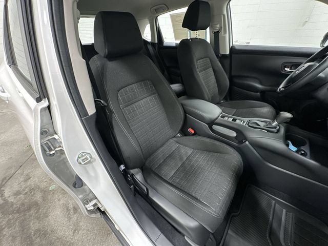 Used 2025 Honda HR-V LX image 17